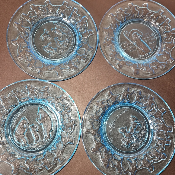 Tiara Indiana Blue Glass Nursery Rhyme Salad/ Desert/ Luncheon Plate set of 4 - Picture 4 of 14